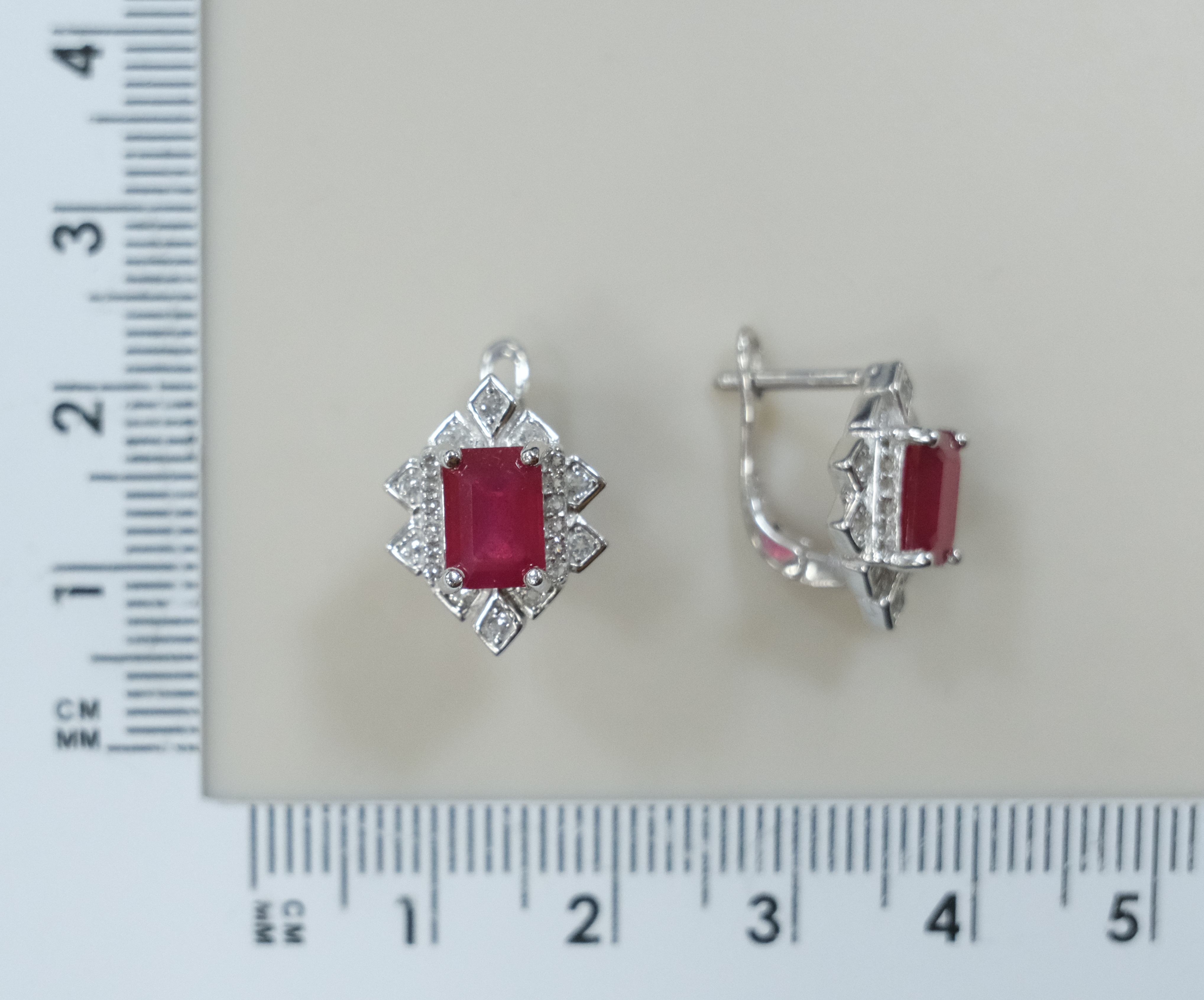 Серебряные серьги с рубинами